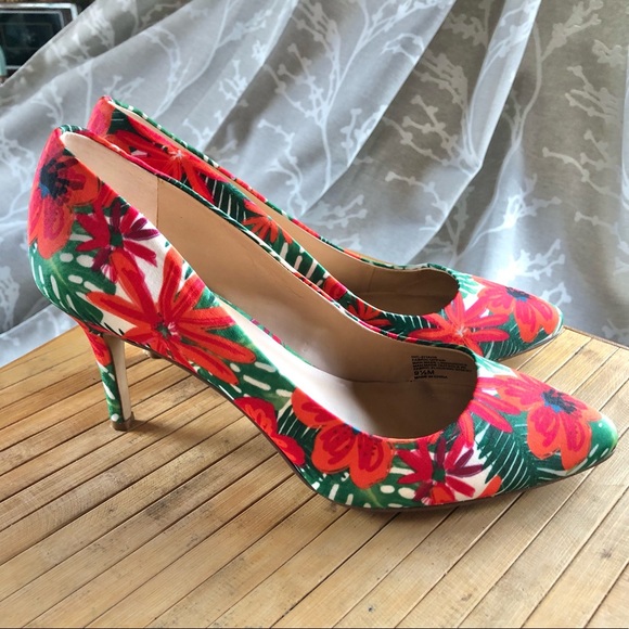 Tropical Tiki Floral Pumps 9.5M, Zitah5 by INC - Picture 9 of 9